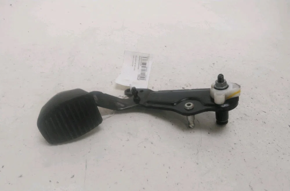 Pedale embrayage Peugeot 207 SW (WK_) 1.6 hdi (2007-2012) 5 portes occasion