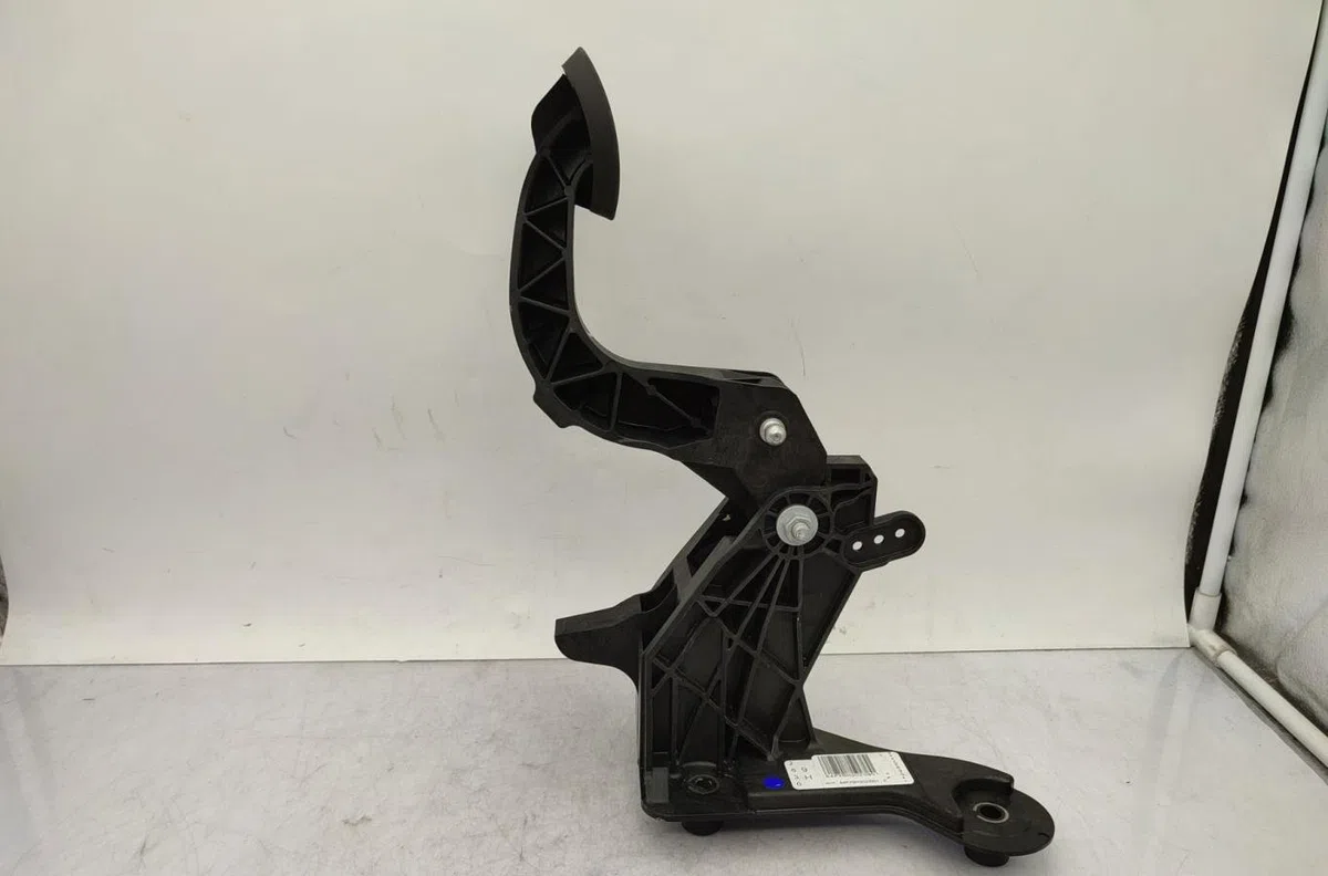 Pedale embrayage PEUGEOT 208 2 occasion
