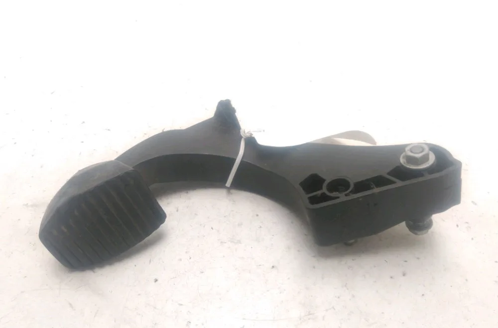 Pedale embrayage Peugeot 308 I (4A_, 4C_) 1.6 hdi (2007-2014) 5 portes occasion