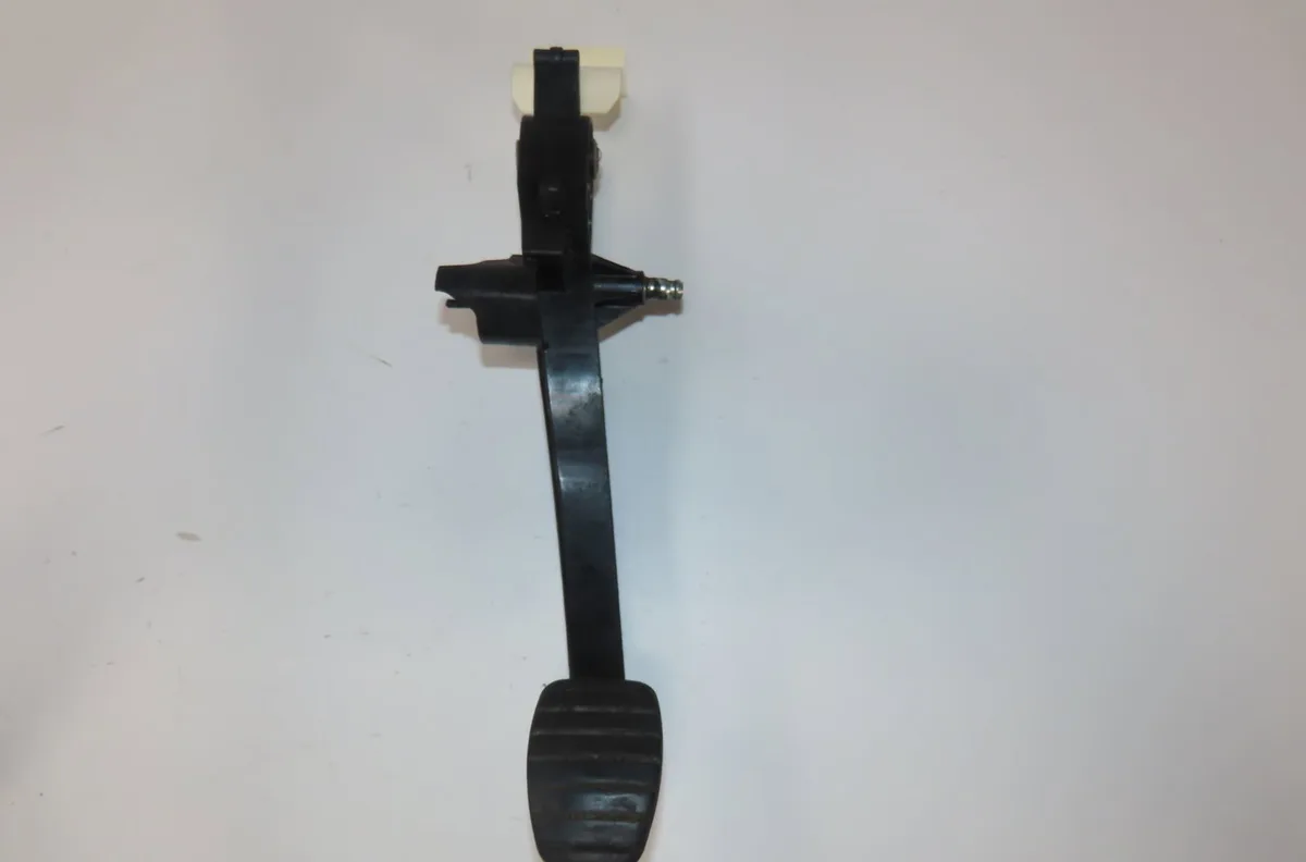 Pedale embrayage Renault GRAND SCÉNIC II (JM0-1_) 1.5 dci (jm1e) (2005-2009) 5 portes occasion