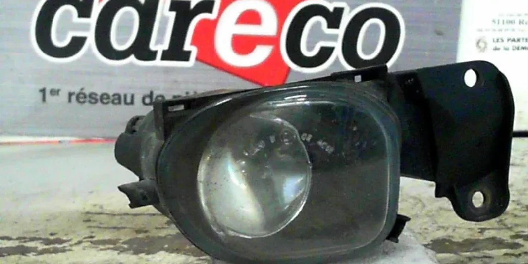 Phare antibrouillard avant droit Audi A6 C5 Avant (4B5) 2.5 tdi (1997-2005) occasion