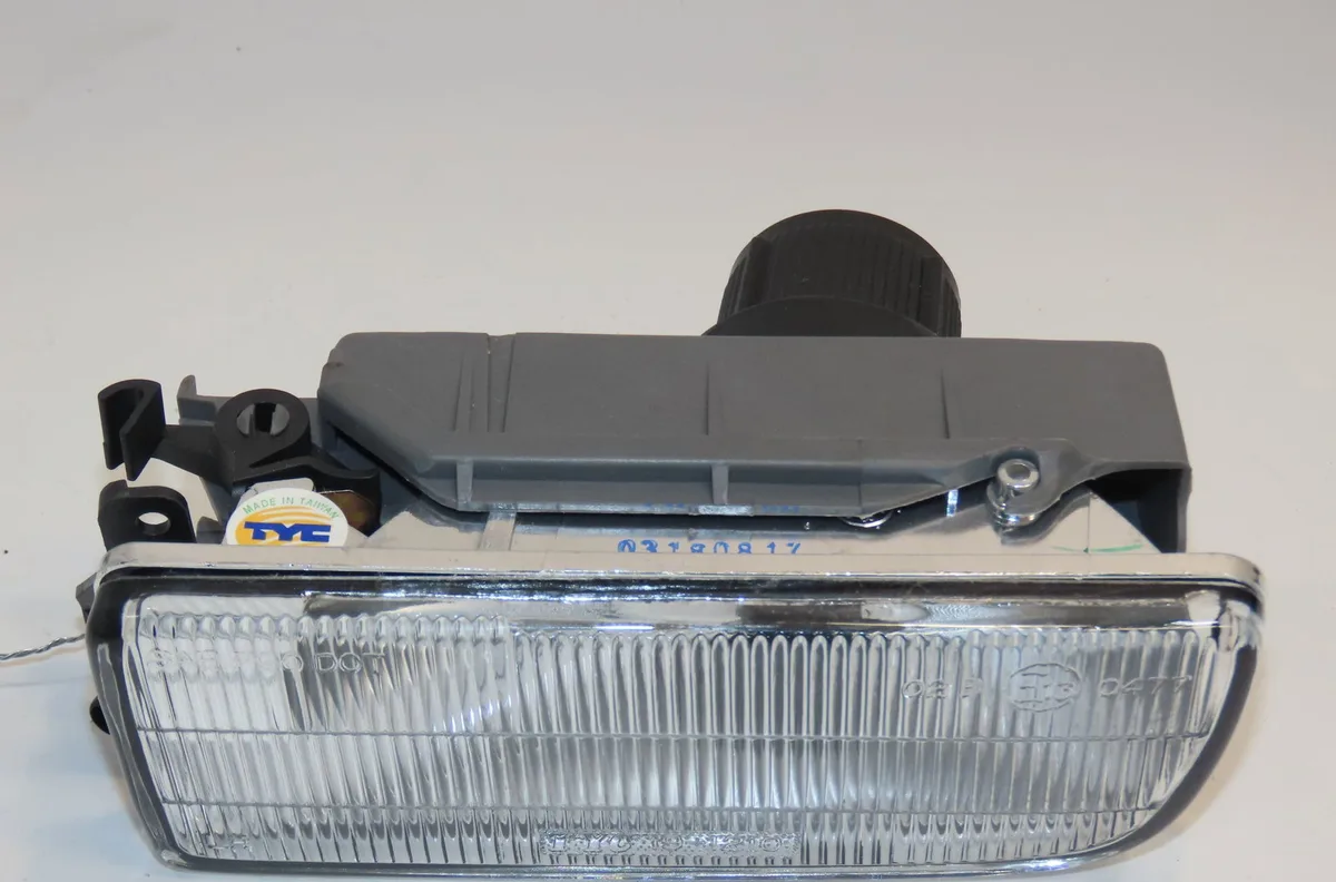 Phare antibrouillard avant droit Bmw 3 (E36) 325 tds (1993-1998) occasion