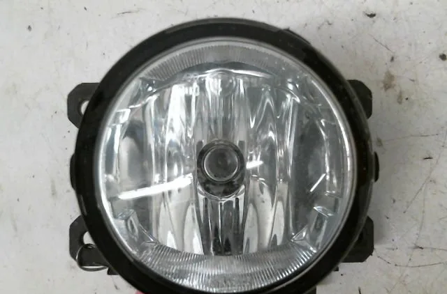 Phare antibrouillard avant droit Fiat 500L (351_, 352_) 1.6 d multijet (199lyd1b) (2012-2018) occasion
