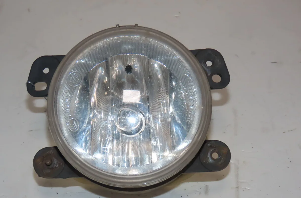 Phare antibrouillard avant droit Fiat FREEMONT (345_) 2.0 jtd 4x4 (2011) occasion