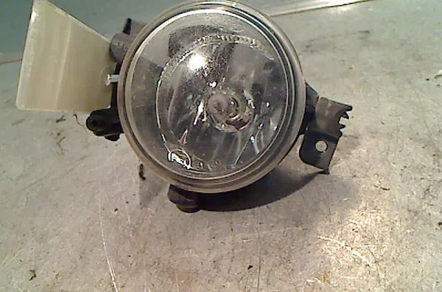 Phare antibrouillard avant droit FORD FOCUS 2005 occasion