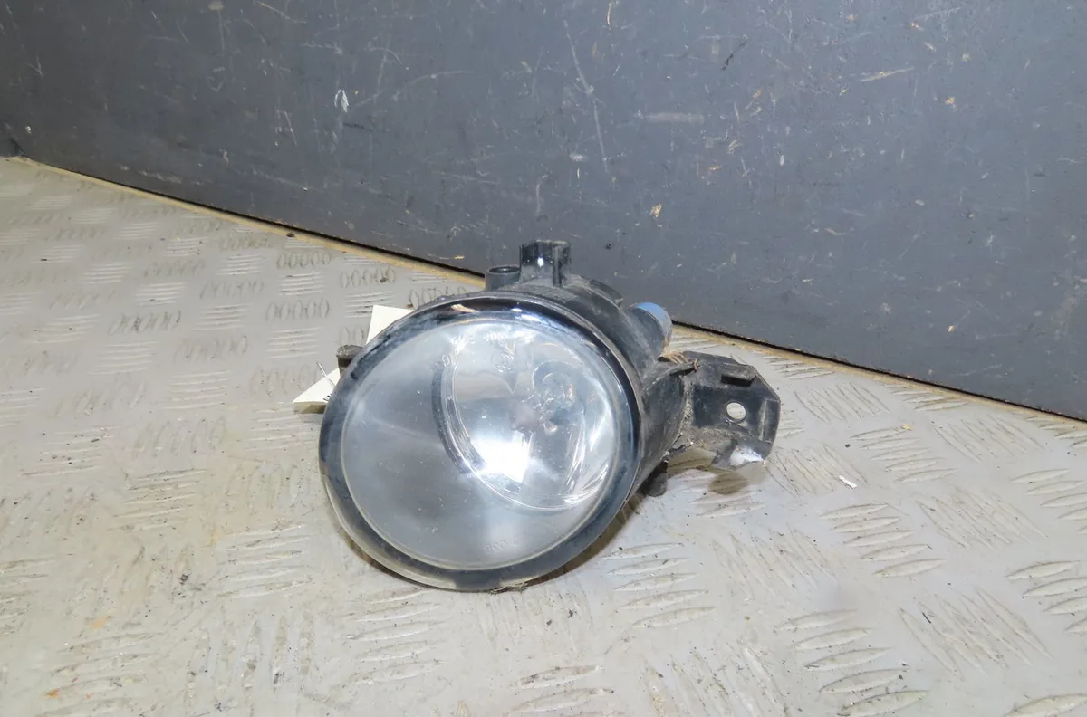 Phare antibrouillard avant droit NISSAN QASHQAI occasion