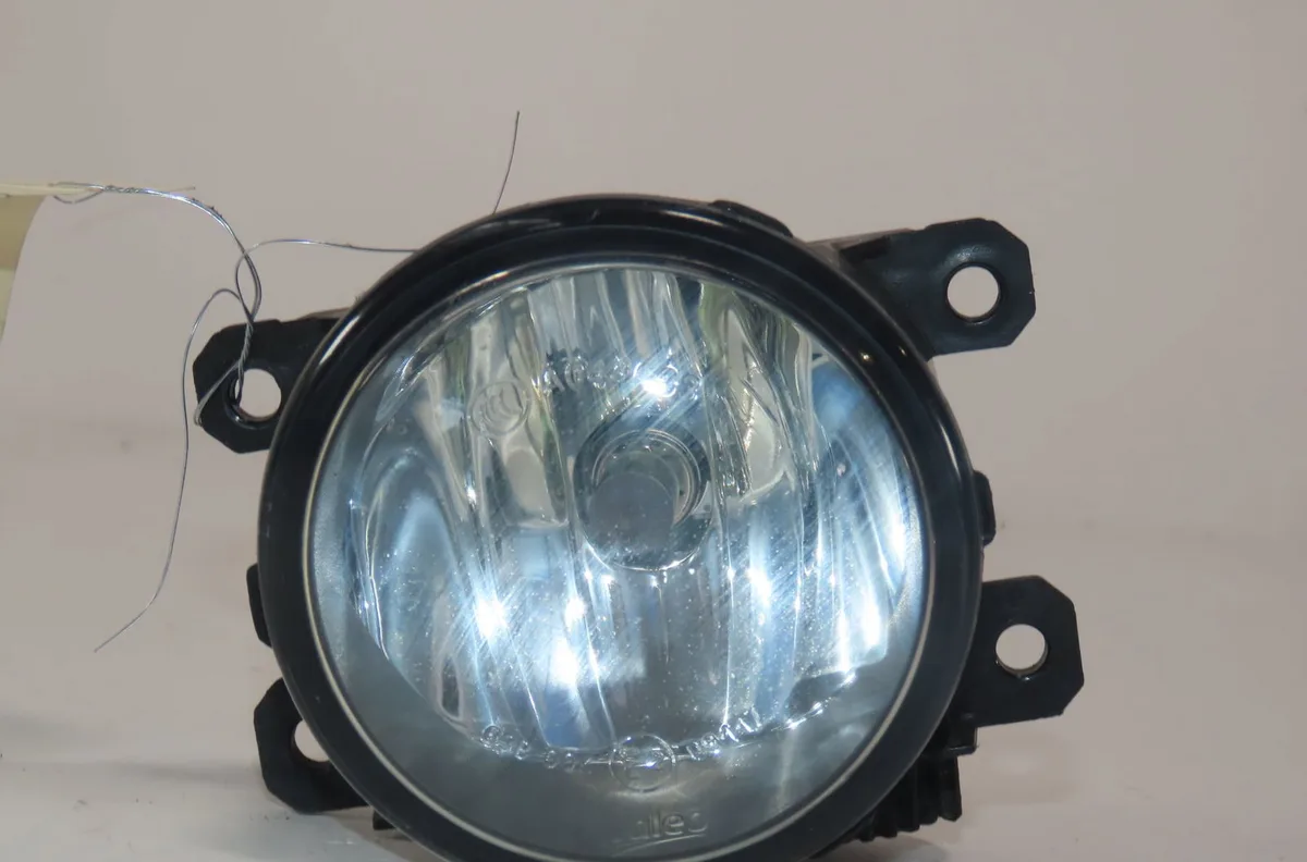 Phare antibrouillard avant droit Peugeot 308 II (LB_, LP_, LW_, LH_, L3_) 1.6 thp 125 (2013-2021) occasion