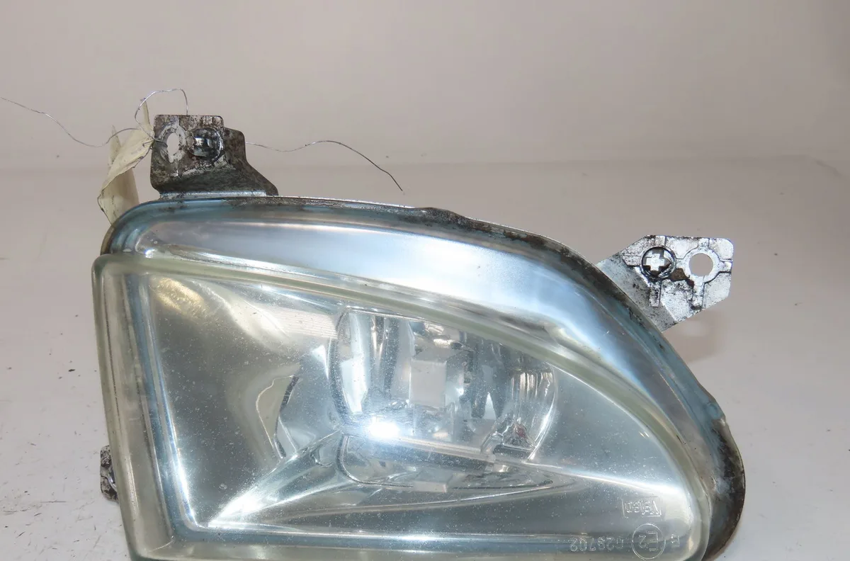 Phare antibrouillard avant droit Peugeot 607 (9D, 9U) 2.2 hdi (2000-2006) occasion