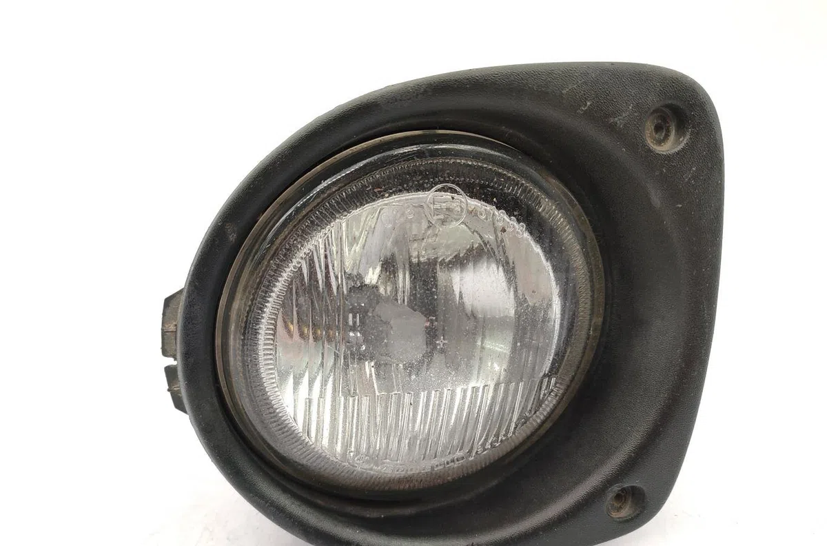 Phare antibrouillard avant droit RENAULT CLIO 2 PHASE 1 occasion