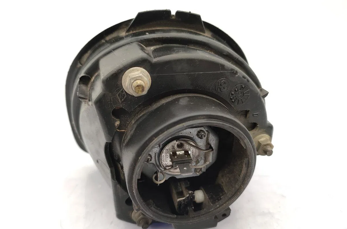 Phare antibrouillard avant droit RENAULT CLIO 2 PHASE 1 occasion