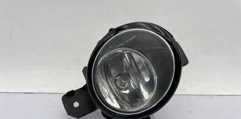 Phare antibrouillard avant droit RENAULT CLIO 3 PHASE 2 BREAK occasion