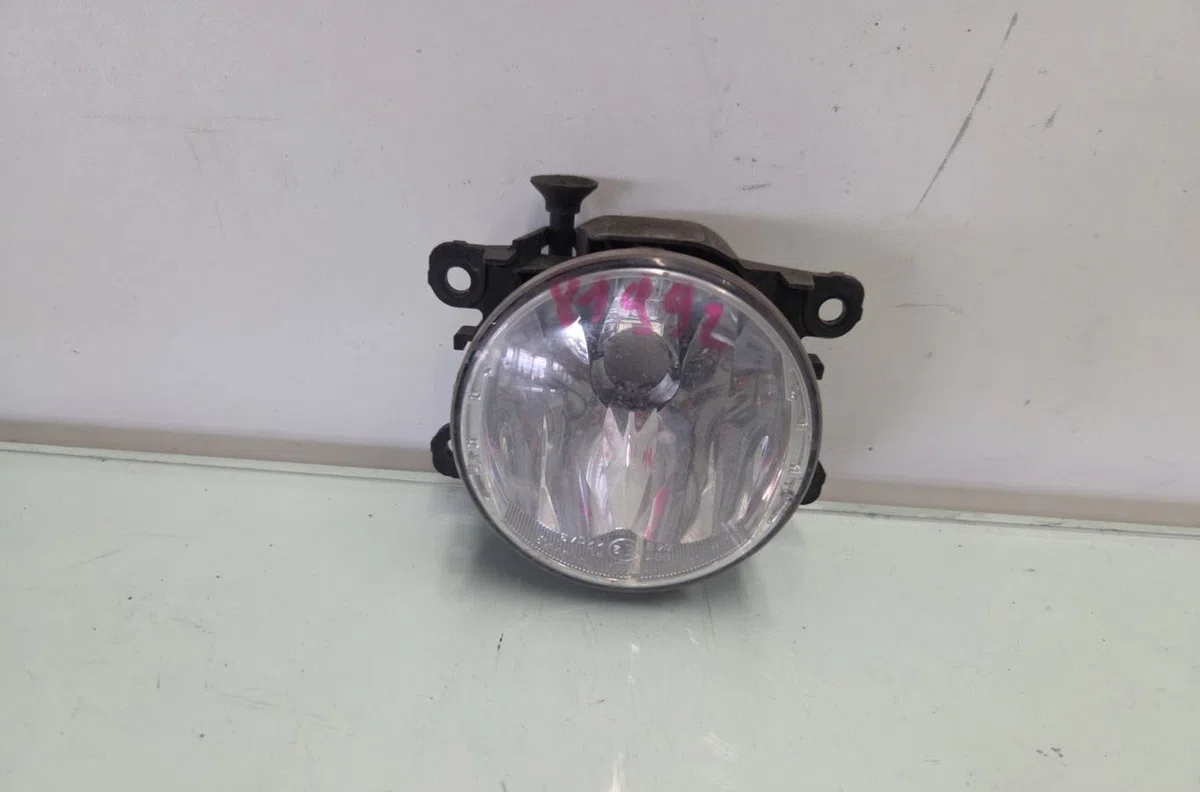 Phare antibrouillard avant droit RENAULT CLIO 4 PHASE 1 BREAK occasion