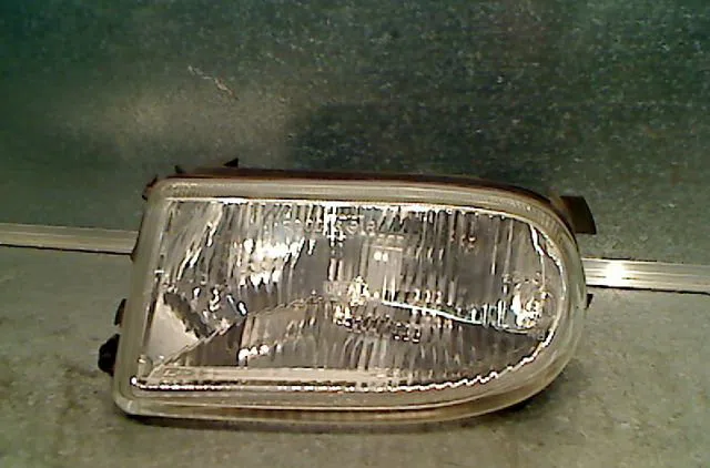 Phare antibrouillard avant droit RENAULT CLIO I Phase 1 06-1990--03-1994 occasion