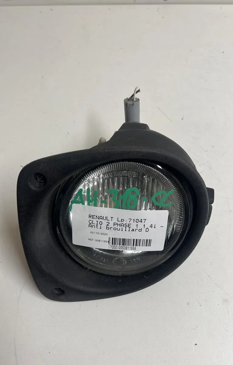 Phare antibrouillard avant droit Renault CLIO II (BB_, CB_) 1.4 (b-cb0c, b-cb0s) (1998-2005) occasion