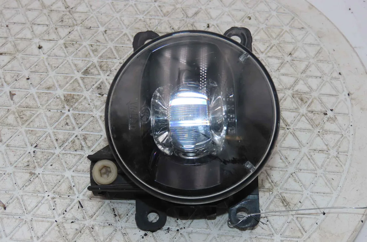 Phare antibrouillard avant droit RENAULT CLIO IV occasion