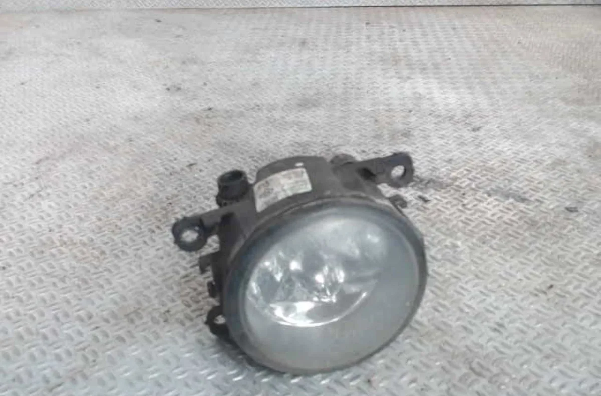 Phare antibrouillard avant droit RENAULT MEGANE 2 MEGANE 2 PHASE 1 occasion