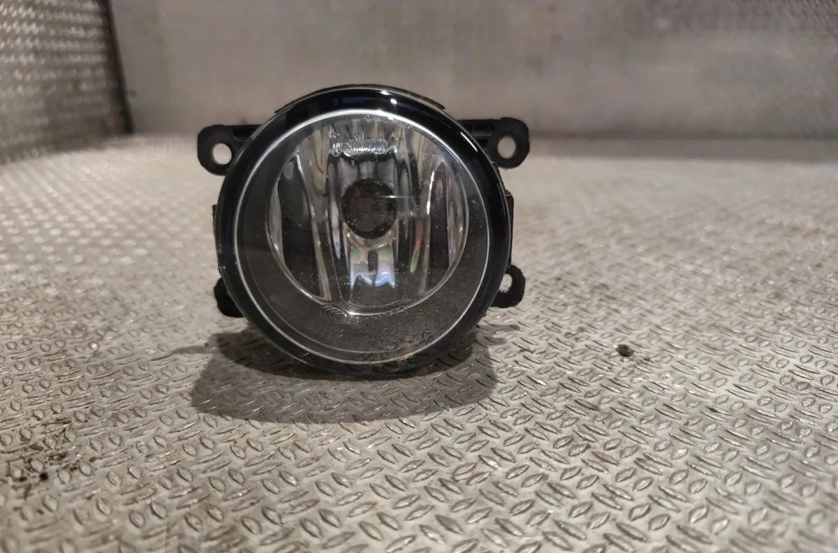 Phare antibrouillard avant droit Renault MEGANE III Coupé (DZ0-1_) 1.5 dci (dz0b) (2009) occasion