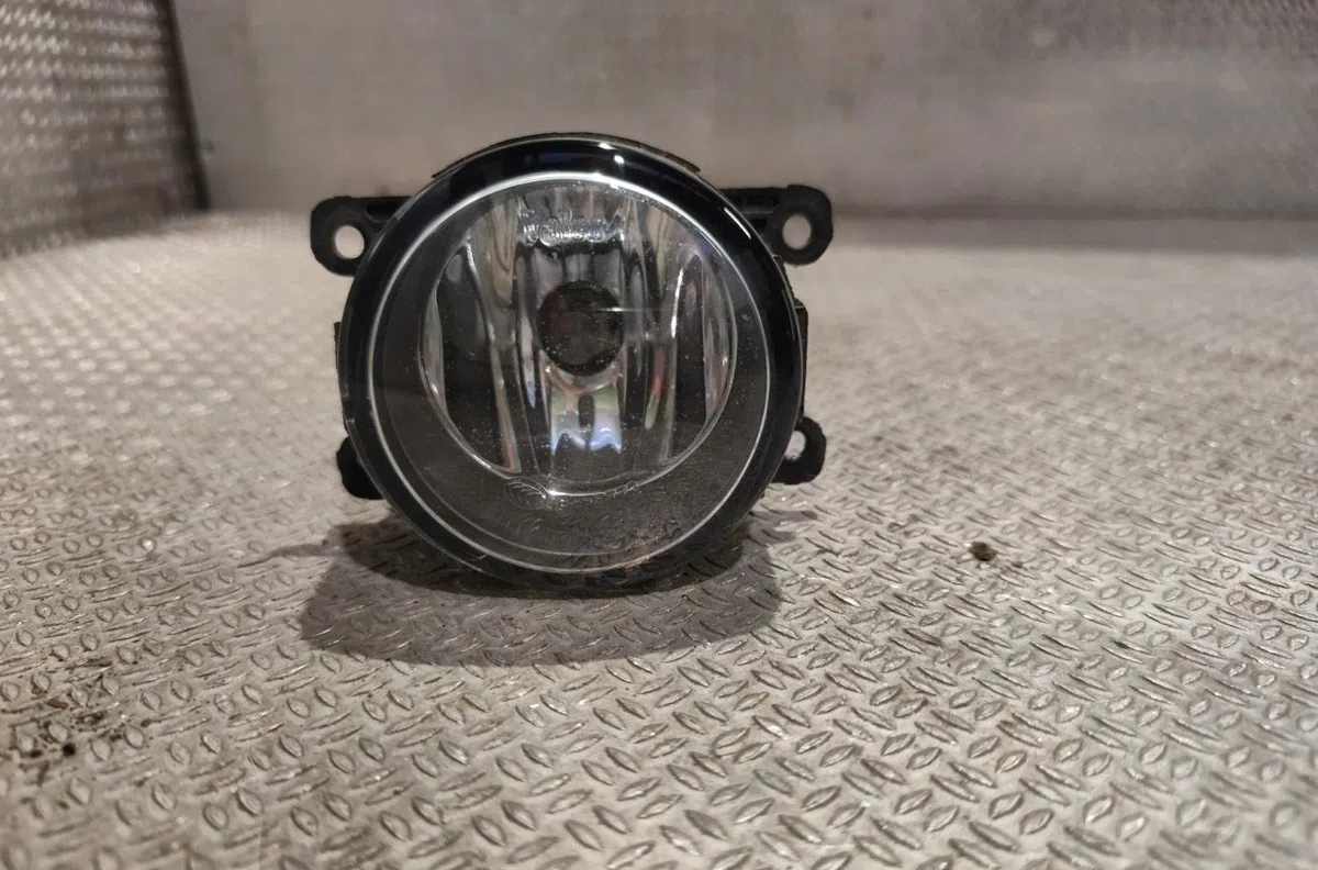 Phare antibrouillard avant droit Renault MEGANE III Coupé (DZ0-1_) 1.5 dci (dz0b) (2009) occasion