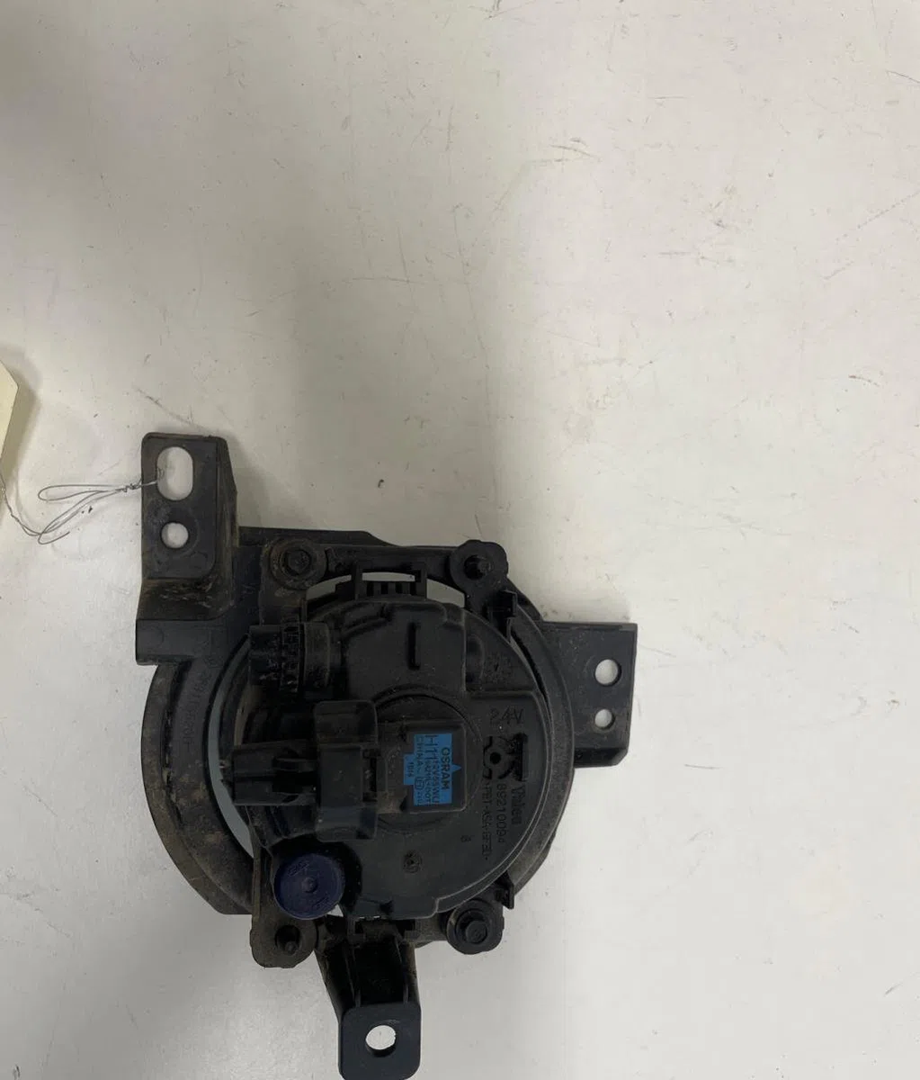 Phare antibrouillard avant droit Renault MEGANE III Grandtour (KZ0-1) 1.5 dci (kz09, kz0d, kz1g, kz29, kz14, kz1w, kz10,