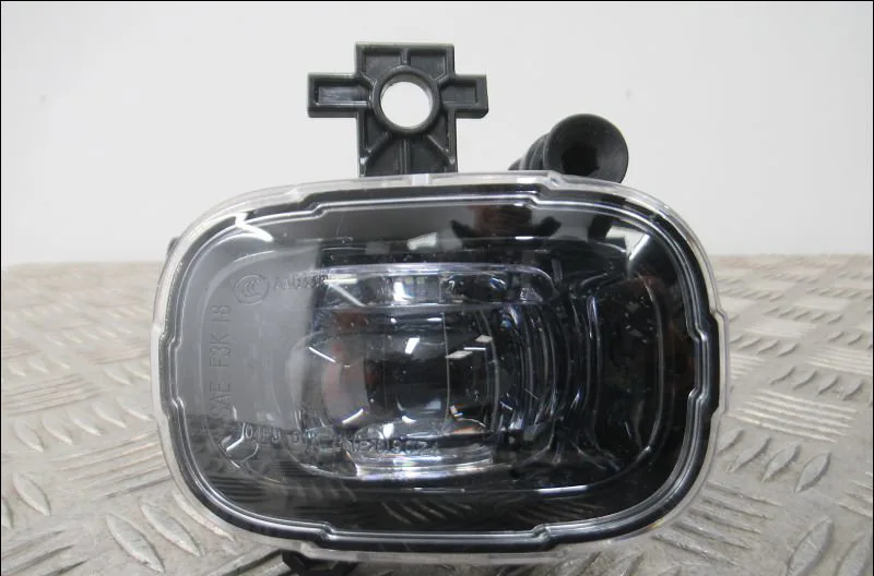 Phare antibrouillard avant droit Renault MEGANE IV 3-5 portes (B9A-M-N_) 1.5 blue dci 115 (b9a6) (2018) occasion