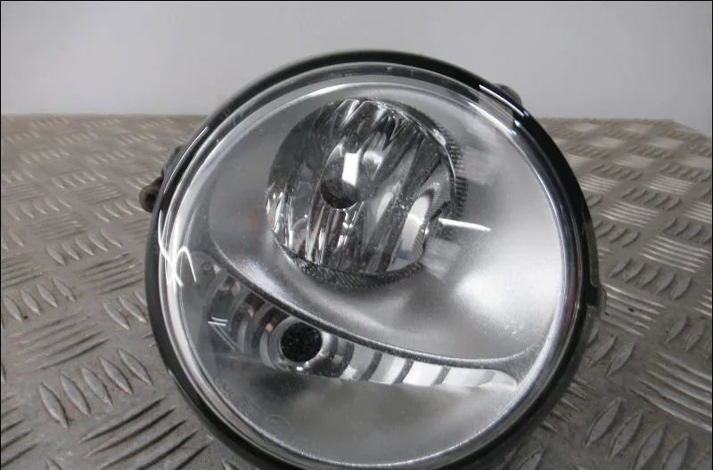 Phare antibrouillard avant droit Renault TWINGO II Camionnette - 3-5 portes (CNO_) 1.5 dci (cn03) (2010-2014) occasion