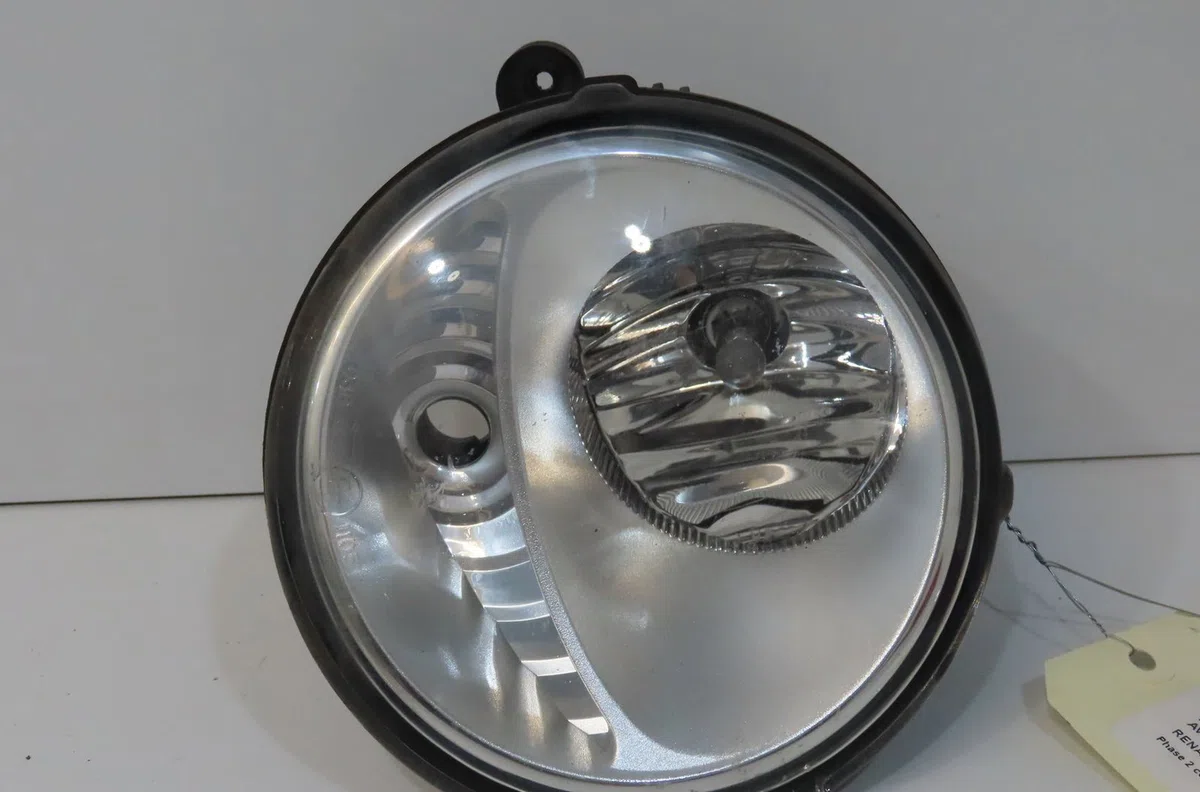 Phare antibrouillard avant droit Renault TWINGO II (CN0_) 1.2 16v (cn04, cn0a, cn0b) (2007-2014) 3 portes occasion