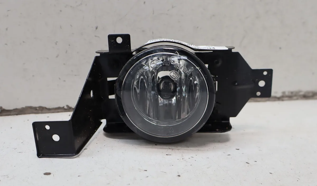 Phare antibrouillard avant droit Suzuki JIMNY Véhicule tout terrain fermé (SN) 1.3 16v 4x4 (sn413) (2005) occasion