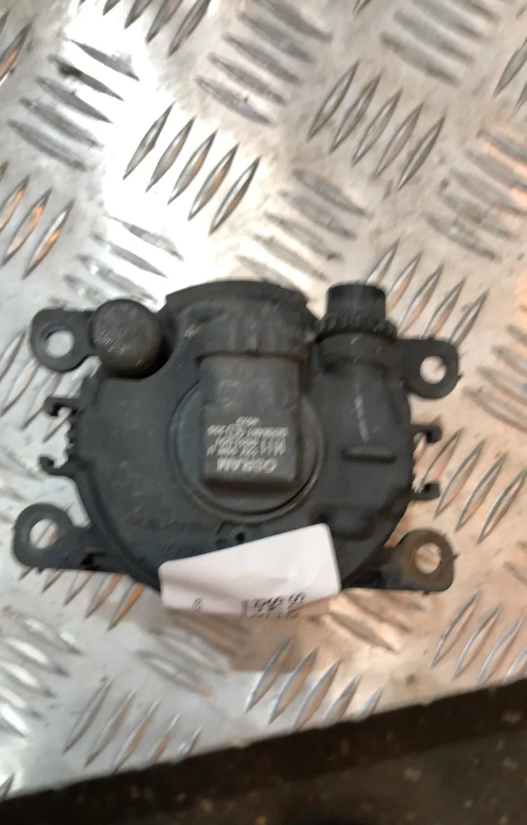 Phare antibrouillard avant droit SUZUKI SWIFT 3 occasion