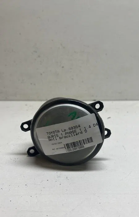 Phare antibrouillard avant droit Toyota AURIS (_E15_) 1.4 d-4d (nde150_) (2007-2012) 3 portes occasion