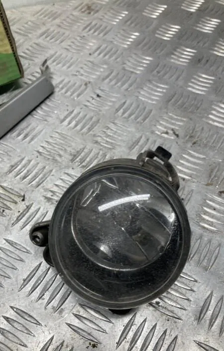 Phare antibrouillard avant droit VOLKSWAGEN GOLF 5 occasion