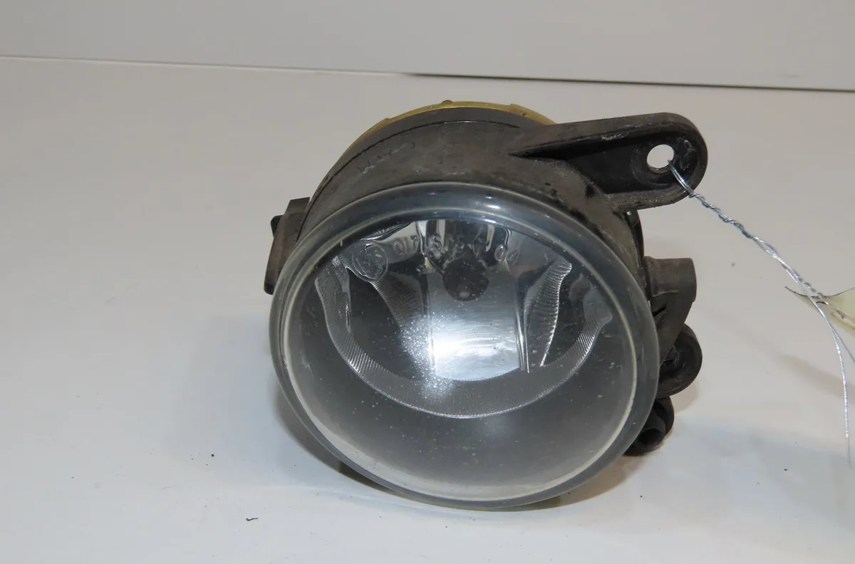 Phare antibrouillard avant droit Volkswagen GOLF V (1K1) 1.6 (2004-2008) occasion