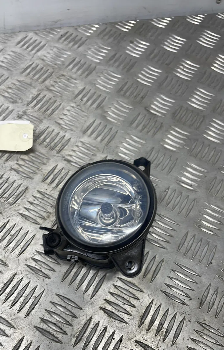 Phare antibrouillard avant droit VOLKSWAGEN POLO 3 PHASE 1 occasion