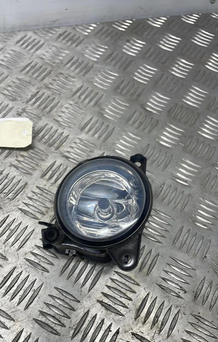 Phare antibrouillard avant droit VOLKSWAGEN POLO 3 PHASE 1 occasion