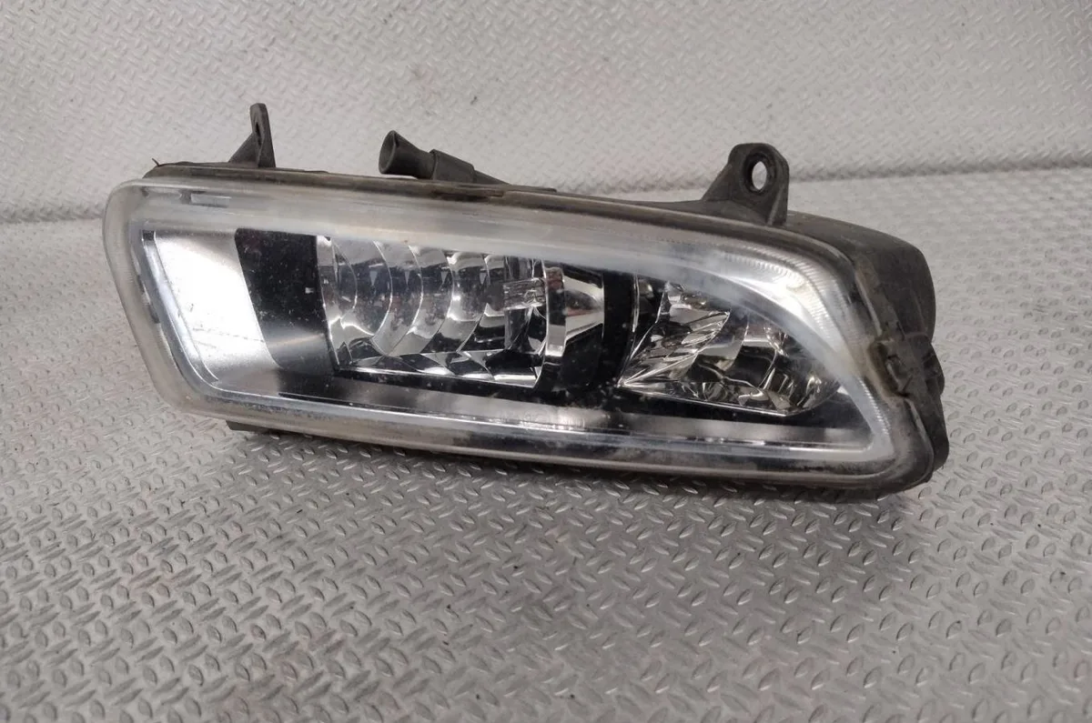 Phare antibrouillard avant droit VOLKSWAGEN POLO 5  POLO 5 PHASE 1 occasion