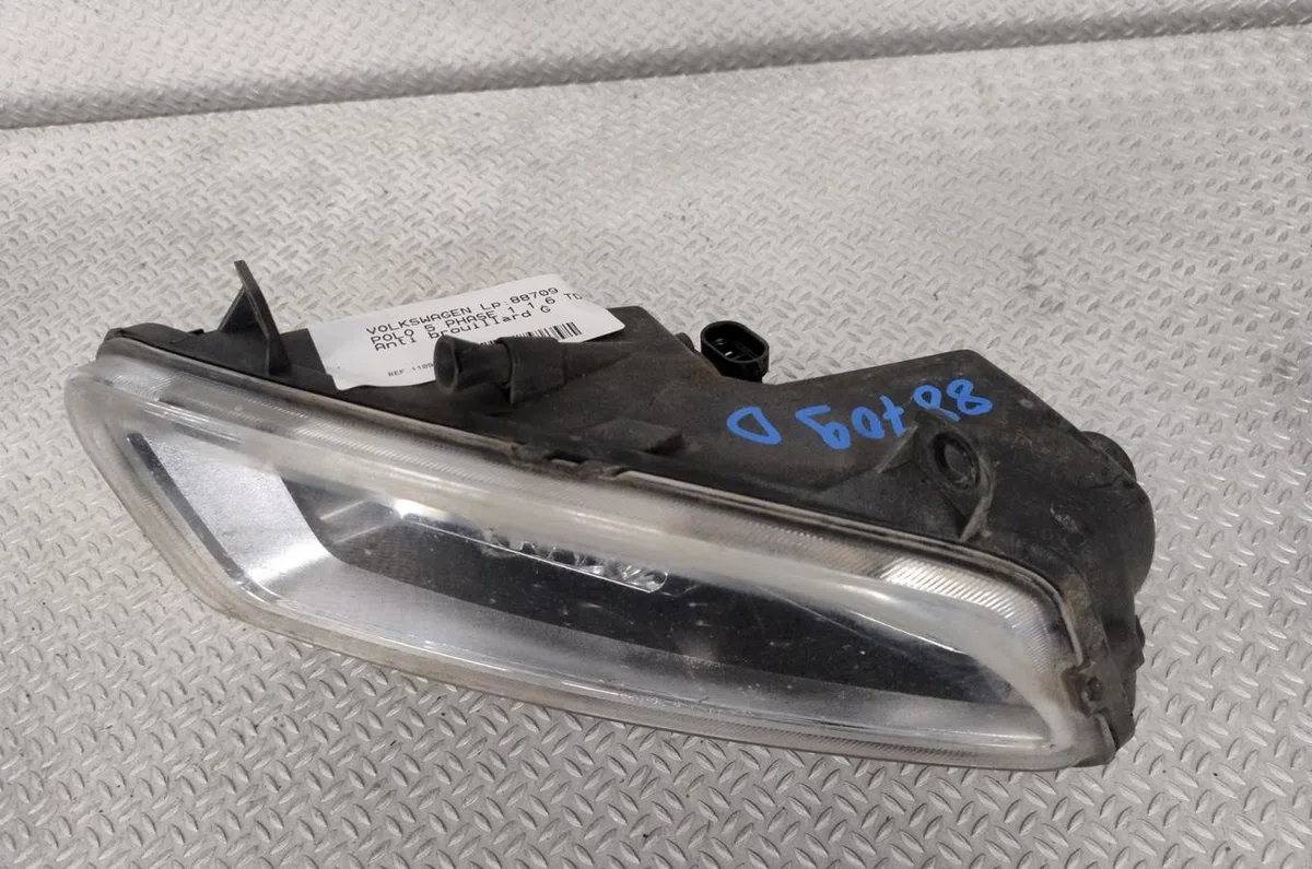 Phare antibrouillard avant droit VOLKSWAGEN POLO 5  POLO 5 PHASE 1 occasion