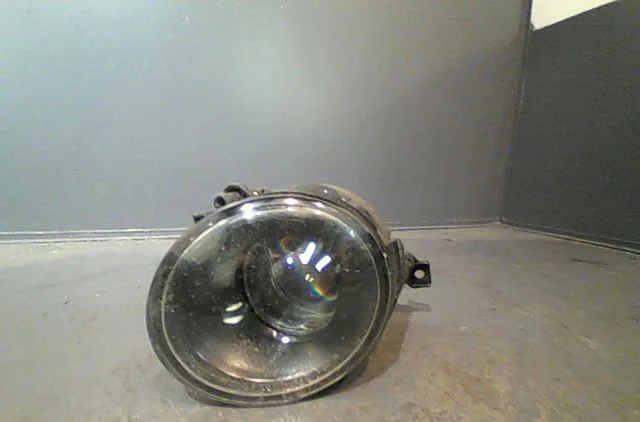 Phare antibrouillard avant droit VOLKSWAGEN TOURAN 2004 occasion