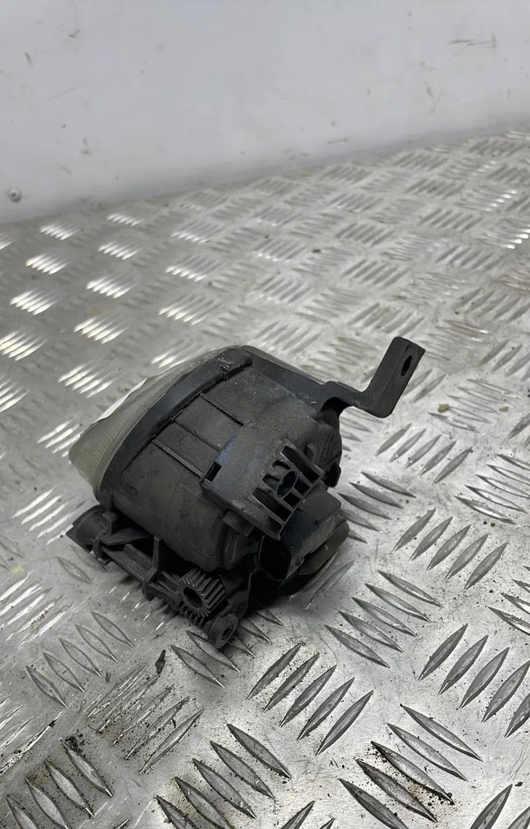 Phare antibrouillard avant gauche AUDI A4 2 PHASE 2 occasion