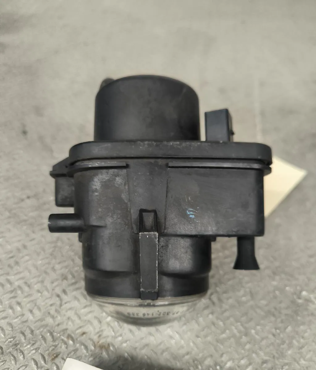Phare antibrouillard avant gauche Audi A6 C5 Avant (4B5) 2.5 tdi quattro (2000-2005) occasion