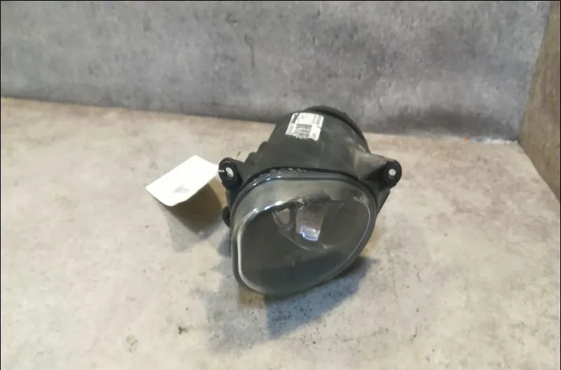 Phare antibrouillard avant gauche Audi ALLROAD C5 (4BH) 2.5 tdi quattro (2000-2005) occasion