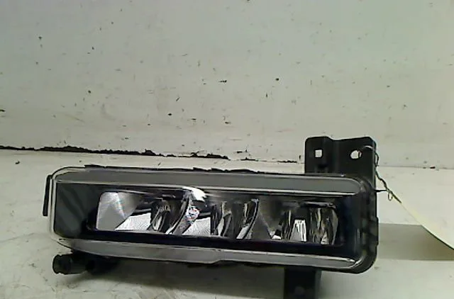 Phare antibrouillard avant gauche Bmw 1 (F40) 118 d (2019) occasion
