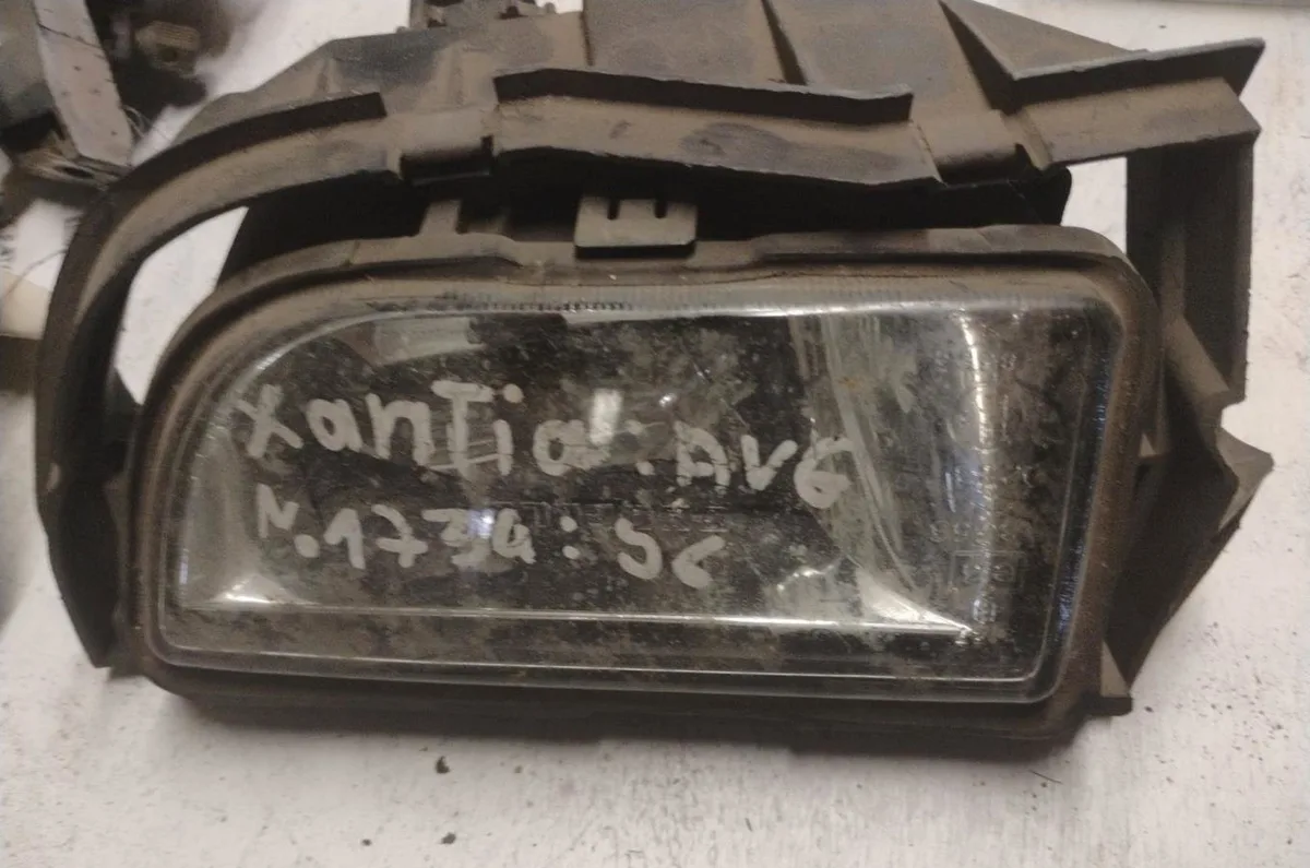 Phare antibrouillard avant gauche Citroen XANTIA (X1_, X2_) 1.9 turbo d (1993-2003) occasion