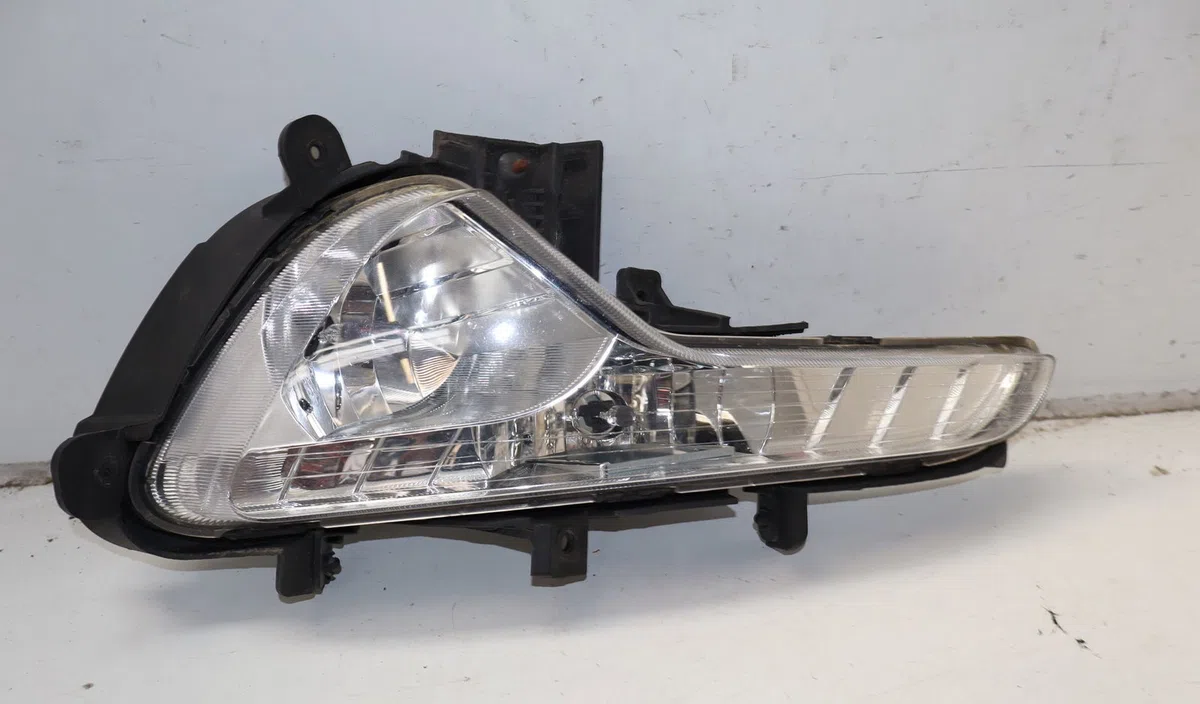 Phare antibrouillard avant gauche Kia SPORTAGE III (SL) 1.7 crdi (2010) occasion