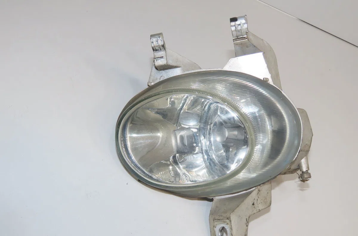 Phare antibrouillard avant gauche Peugeot 206 3-5 portes (2A-C) 1.4 i (1998-2012) 3 portes occasion