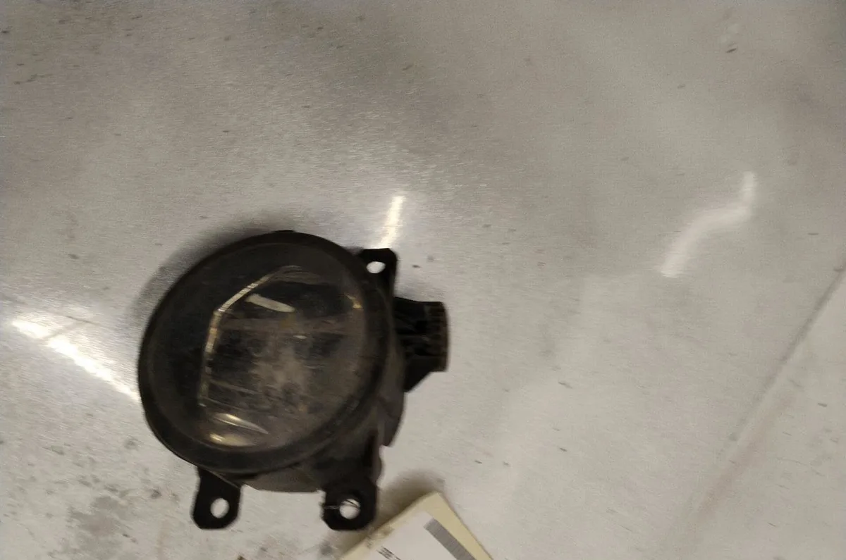 Phare antibrouillard avant gauche PEUGEOT 308 2 PHASE 1 occasion