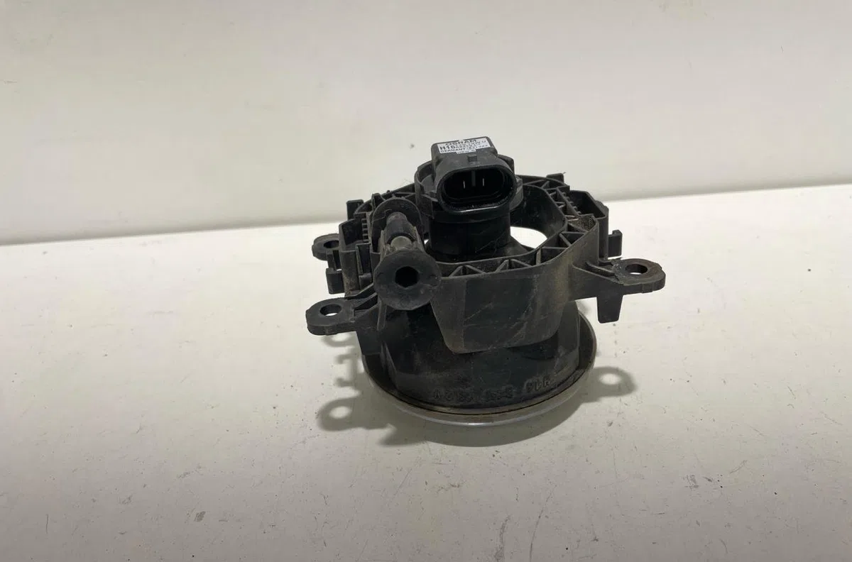 Phare antibrouillard avant gauche Renault MEGANE III 3-5 portes (BZ0-1_, B3_) 1.5 dci (bz09, bz0d, bz1w, bz29, bz14) (20