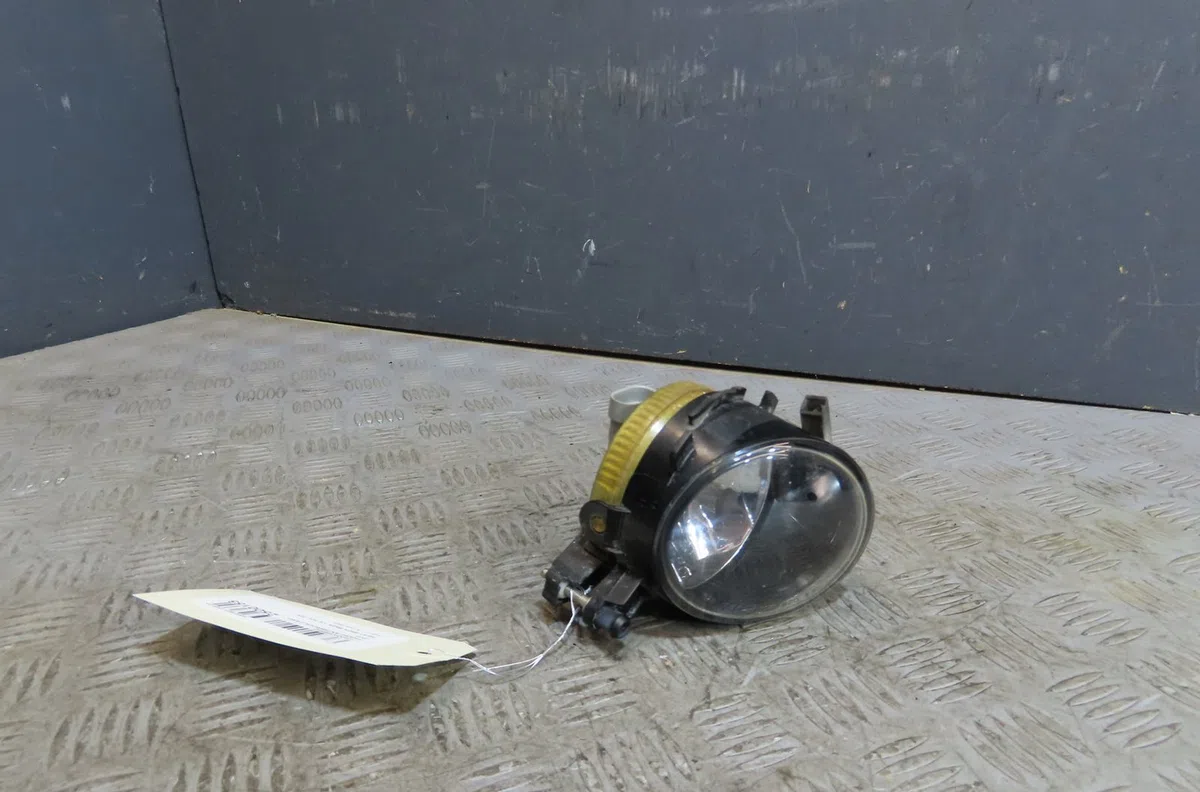 Phare antibrouillard avant gauche Seat IBIZA IV (6J5, 6P1) 1.6 tdi (2009-2015) occasion