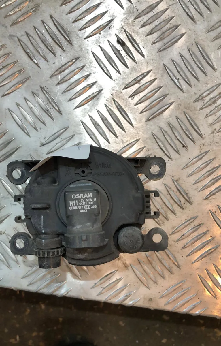 Phare antibrouillard avant gauche SUZUKI SWIFT 3 occasion