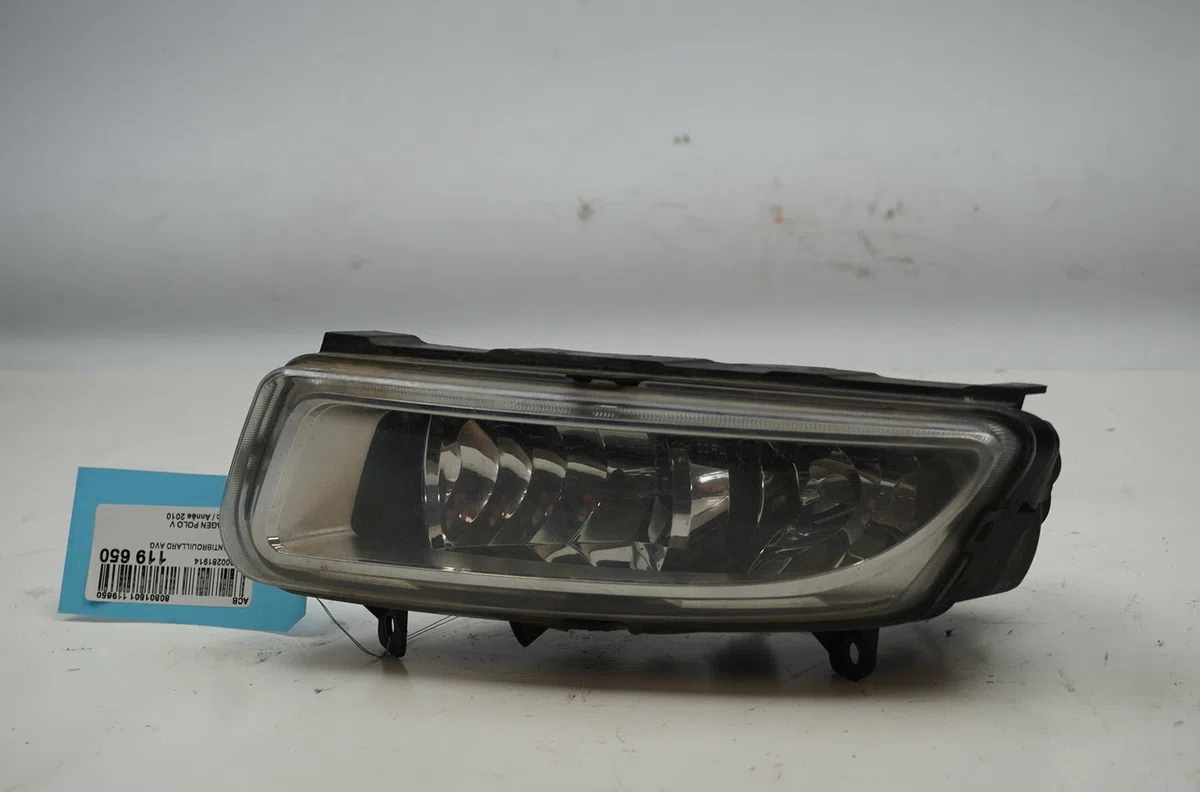 Phare antibrouillard avant gauche Volkswagen POLO V (6R1, 6C1) 1.6 tdi (2009) 5 portes occasion