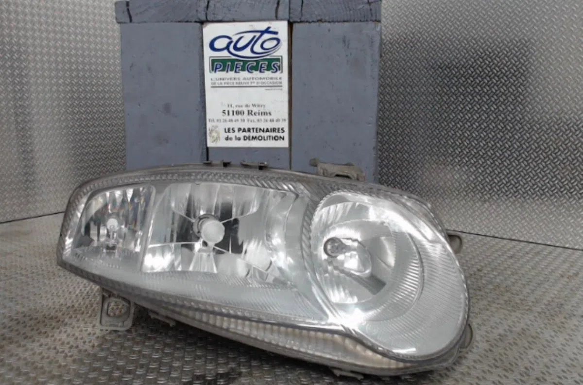 Phare droit Alfa romeo 147 (937_) 1.9 jtd 16v (937.axg1b, 937.bxg1b) (2002-2010) occasion