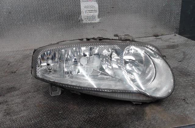Phare droit Alfa romeo 147 (937_) 1.9 jtd (937.axd1a, 937.bxd1a) (2001-2010) occasion